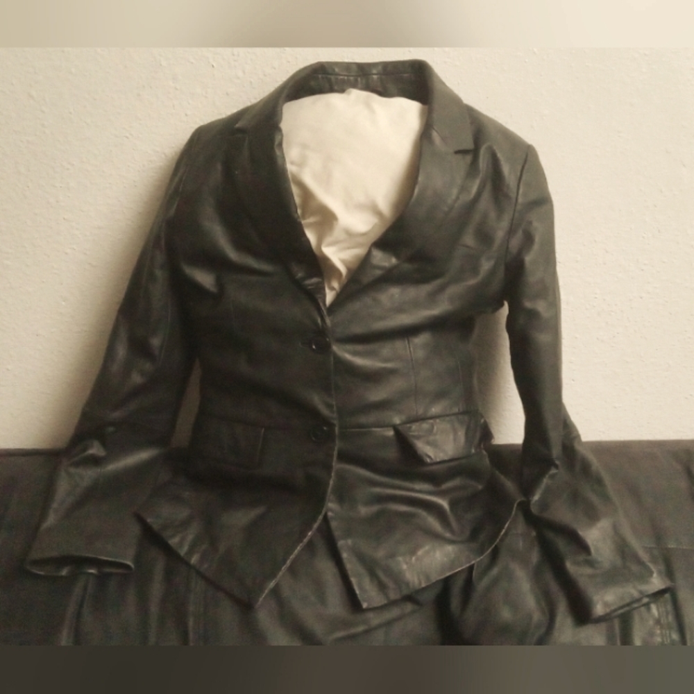 Jaclyn Smith classic leather jacket